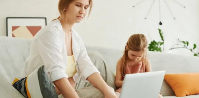 social media perfect mother myth