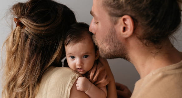 encouraging independent baby sleep